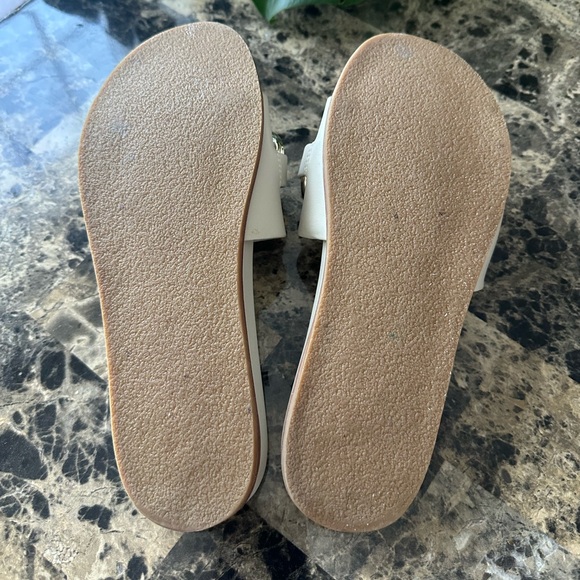 STEVE MADDEN Delay Mega-Chain Slide Sandals - Picture 6 of 7